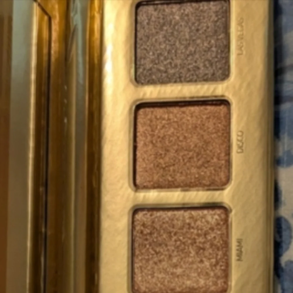 🆕 Eye Shadow Palette Eloise Sahara Nights shadow Palette - New In Box